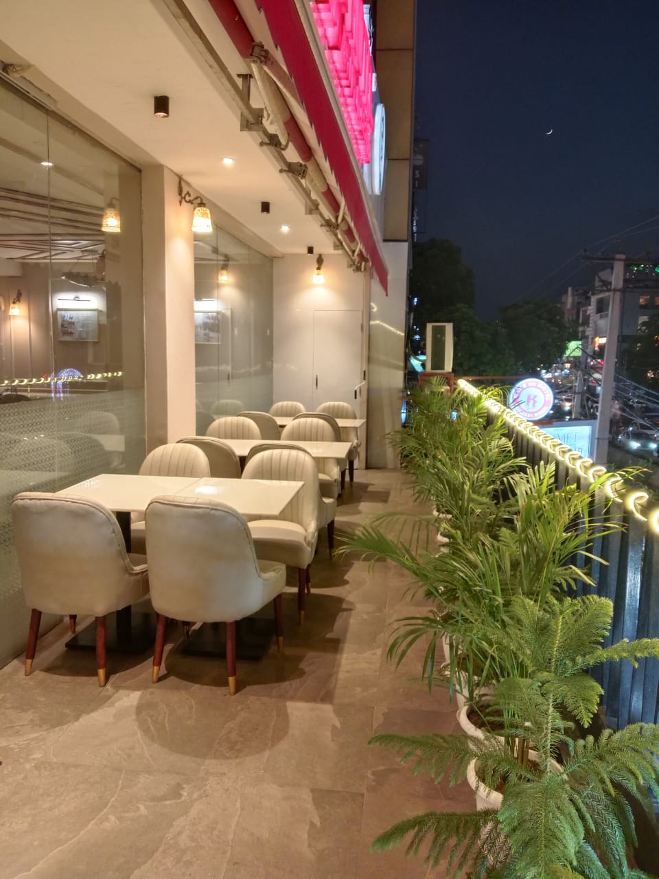 Punjabi Bagh Outlet Interior
